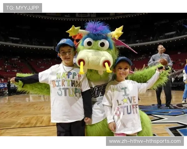 火箭队吉祥物形象设计理念及比赛现场互动展示